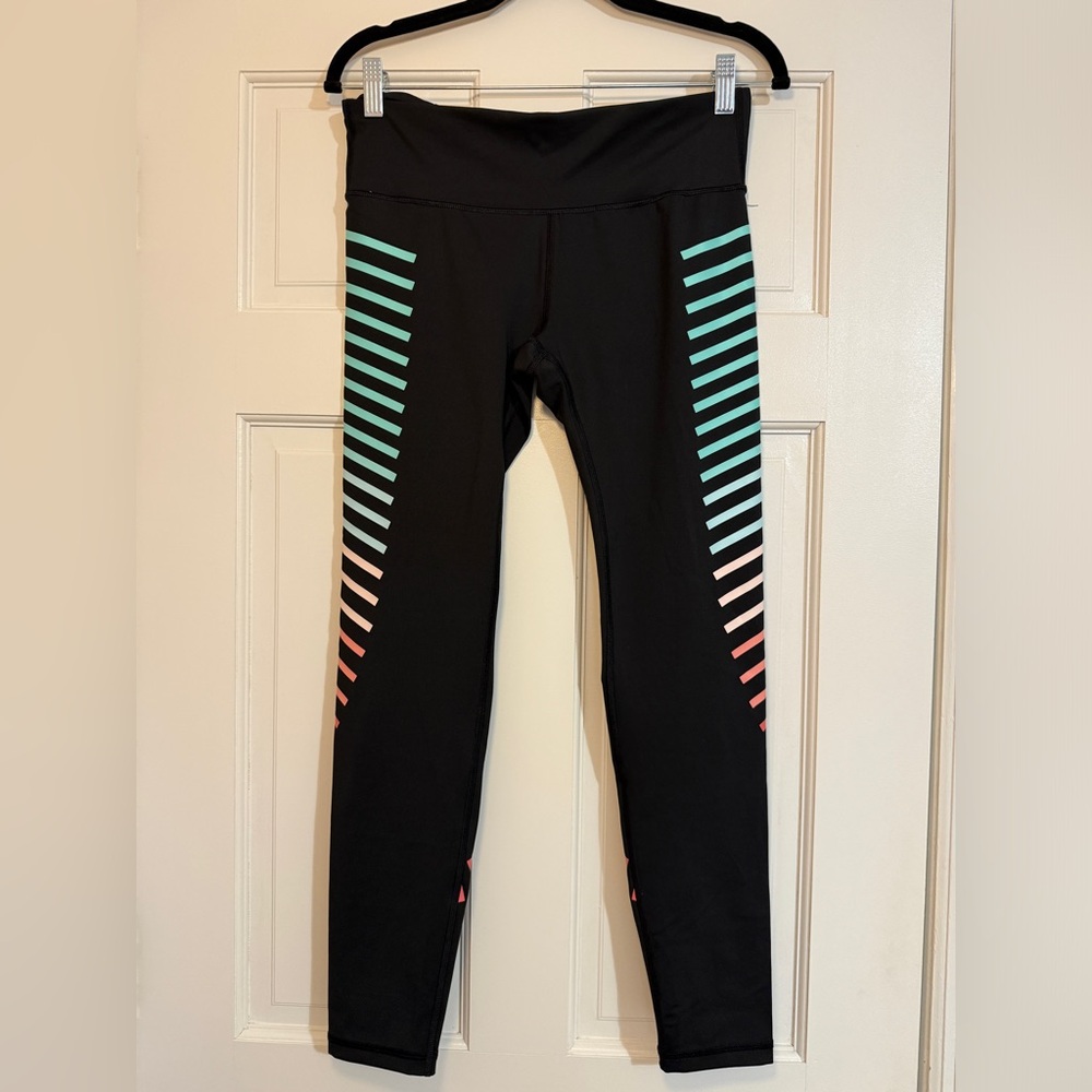 GapFit Blackout gFast graphic leggings